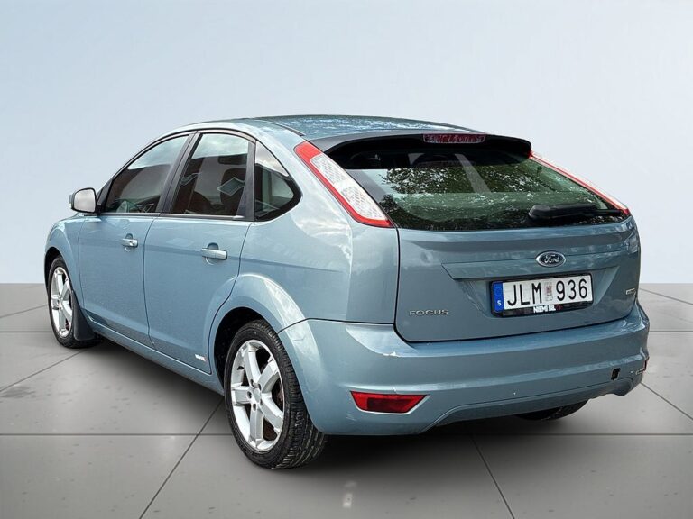 Ford Focus 5-dörrars Flexifuel Nybes/SoV-Däck/Värmare/Extraljus