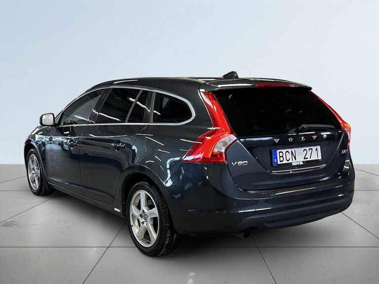 Volvo V60 D3 Momentum P-Värmare/M-Värmare/LED/Kamrem bytt/S&Vdäck
