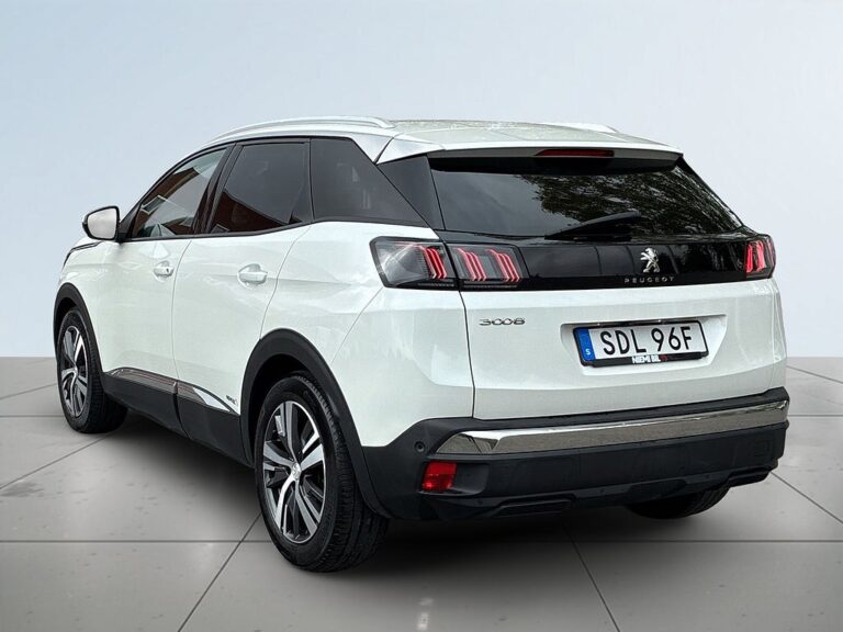 Peugeot 3008 PureTech 130 Allure MOMS/ 360/Navi/SoV-Däck/Psens