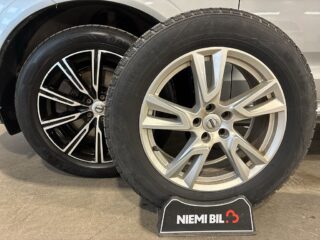 Volvo XC60 D4 AWD Aut Inscription Drag Cockpit Värmare Skinn S&V – bild 17