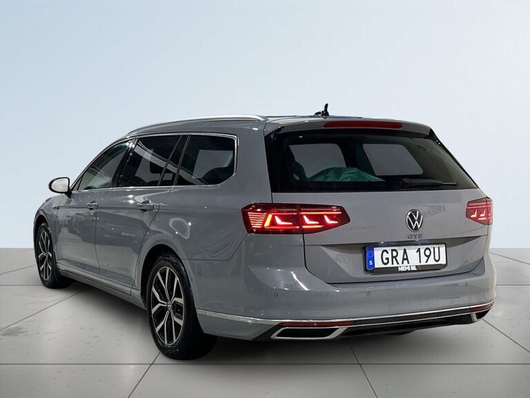 Volkswagen Passat Sportscombi GTE 1.4 TSI Drag Pvärm Kamera GPS SoV MOMS