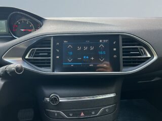 Peugeot 308 sw  PureTech 130 Allure MOMS/SoV-Däck/MoK-Värmare/Psens – bild 11