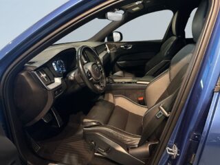 Volvo XC60 B4 AWD R-Design Drag Pvärm Kamera GPS H/K SoV MOMS – bild 7