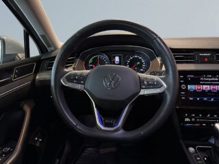 Volkswagen Passat Sportscombi GTE 1.4 TSI S&V-Hjul/Kamera/Moms/ 1 Ägare – bild 9