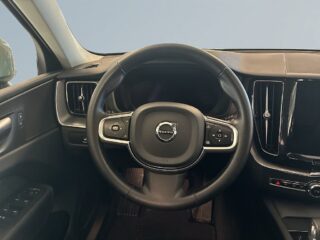 Volvo XC60 T6 Plug-In AWD MOMS B-kamera Pano Navi Värmare S&V-däck – bild 9