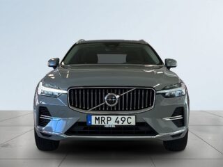 Volvo XC60 T6 Plug-In AWD MOMS B-kamera Pano Navi Värmare S&V-däck – bild 2