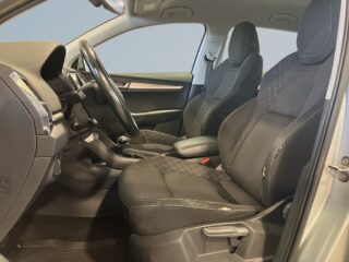 Skoda Karoq 2.0 TDI 4×4 Ambition Drag Värmare Kamera Psens S&V-hjul – bild 7
