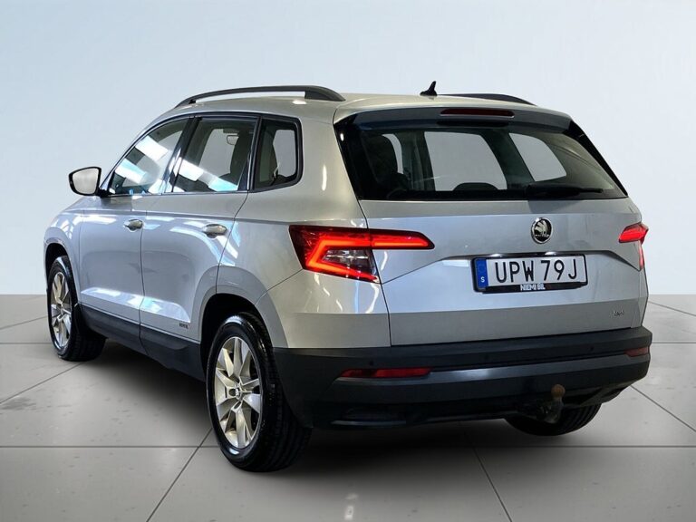Skoda Karoq 2.0 TDI 4x4 Ambition Drag Värmare Kamera Psens S&V-hjul