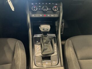 Skoda Karoq 2.0 TDI 4×4 Ambition Drag Värmare Kamera Psens S&V-hjul – bild 17
