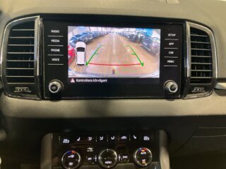 Skoda Karoq 2.0 TDI 4×4 Ambition Drag Värmare Kamera Psens S&V-hjul – bild 18
