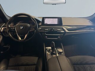 BMW 520d xDrive Touring Sport line Drag B-kamera S&V-däck Rvärme – bild 8