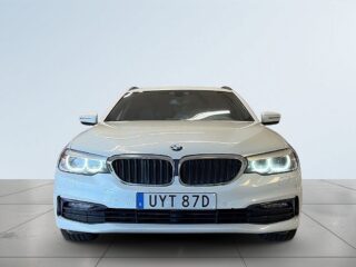 BMW 520d xDrive Touring Sport line Drag B-kamera S&V-däck Rvärme – bild 2