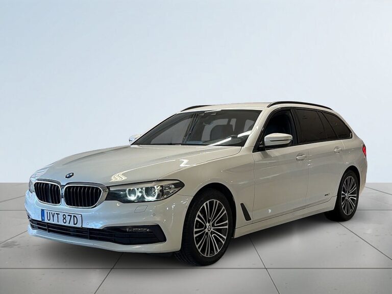 BMW 520d xDrive Touring Sport line Drag Bkamera S&V-däck Rvärme