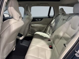 Volvo V60 Recharge T6 AWD Aut Kamera Cockpit Pano H/K MOMS S&V – bild 11