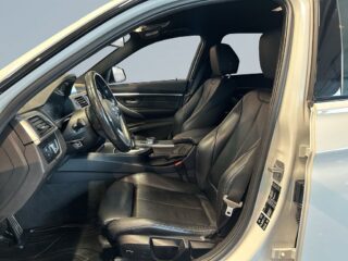 BMW 320I xDrive Touring Aut M Sport Skinn/Drag/Navi/SoV/Rattvärm – bild 13