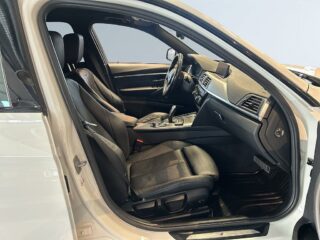 BMW 320I xDrive Touring Aut M Sport Skinn/Drag/Navi/SoV/Rattvärm – bild 10