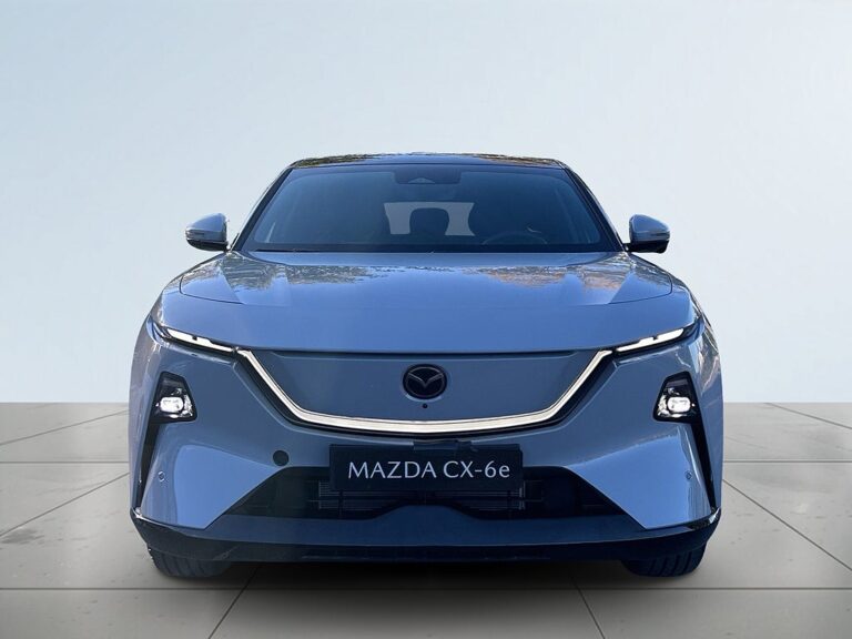 Mazda CX-6e 78 kWh Takumi LAGERBIL- 3,99% RÄNTA - GRATIS VINTERHJUL