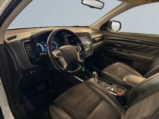 Mitsubishi Outlander PHEV CVT Fleet Edition Drag Led-Ramp Pvärm Psens SoV – bild 7