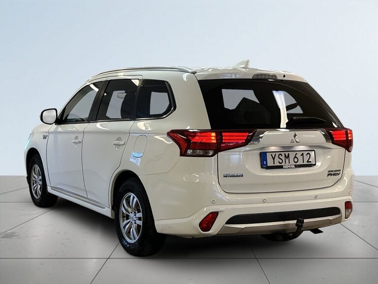Mitsubishi Outlander PHEV CVT Fleet Edition Drag Led-Ramp Pvärm Psens SoV