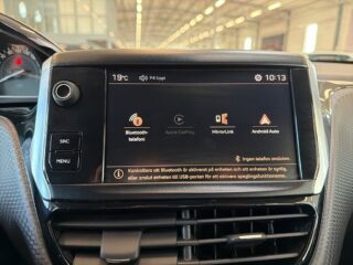 Peugeot 2008 1.2 PureTech 110 EAT Allure S&V-hjul/Drag/Psens/Carplay – bild 17