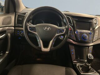 Hyundai i40 cw 1.7 CRDi Business Drag Mvärm Kamera Psens GPS SoV – bild 9