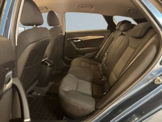 Hyundai i40 cw 1.7 CRDi Business Drag Mvärm Kamera Psens GPS SoV – bild 13