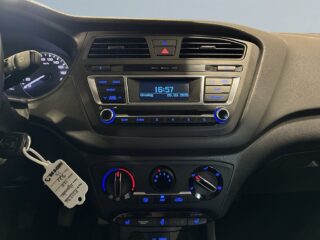 Hyundai i20 1.2 Comfort Värmare Rattvärme ISOFIX Fullservad S&Vhjul – bild 11