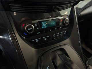 Ford Kuga 2.0 TDCi AWD Powershift Titanium X S&V-hjul/Drag/Dvärm – bild 22
