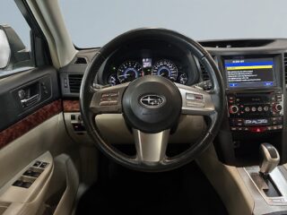 Subaru Outback 3.6 4WD 260 hk Exclusive S&V-hjul/Drag/Kamera/Skinn – bild 9