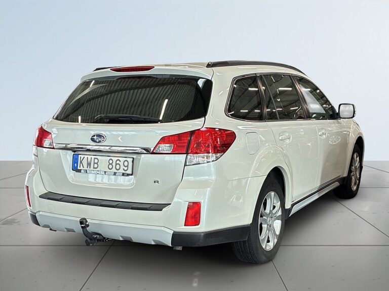 Subaru Outback 3.6 4WD 260 hk Exclusive S&V-hjul/Drag/Kamera/Skinn