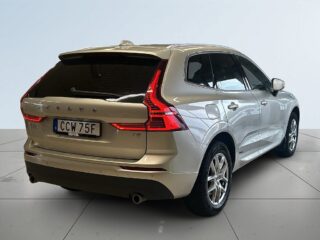 Volvo XC60 T5 Momentum Advanced SE II Backkamera Värmare S&V-däck – bild 6