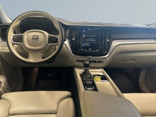 Volvo XC60 T5 Momentum Advanced SE II Backkamera Värmare S&V-däck – bild 8