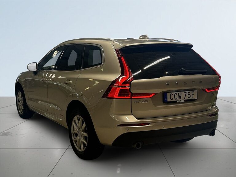 Volvo XC60 T5 Momentum Advanced SE II Backkamera Värmare S&V-däck