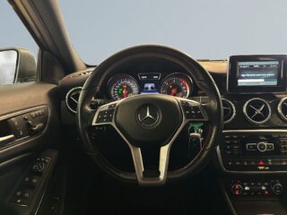 Mercedes-Benz GLA 220 CDI 4M 7G AMG Line Pvärm Pano Kamera GPS Skinn SoV – bild 9
