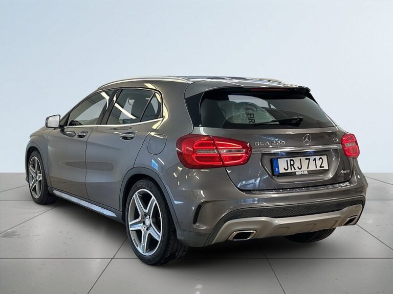 Mercedes-Benz GLA 220 CDI 4M 7G AMG Line Pvärm Pano Kamera GPS Skinn SoV