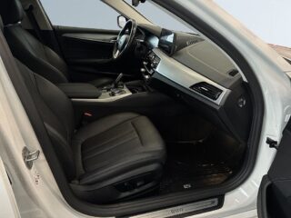 BMW 530e Touring Steptronic Pvärm/Backkamera/Drag/Helskinn/Navi – bild 10