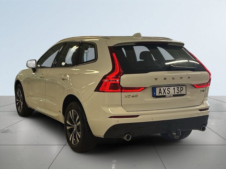 Volvo XC60 T8 Twin Engine AWD Momentum Pro Edition Drag MOMS S&V