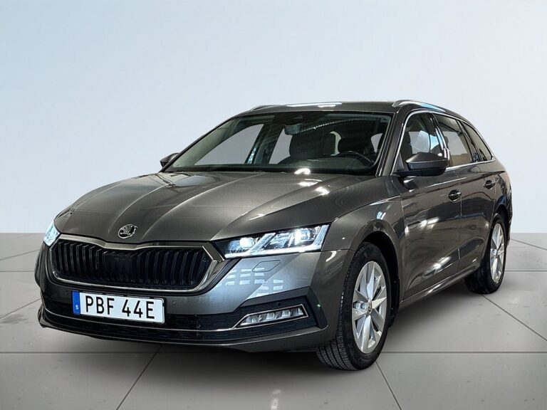 Skoda Octavia 1.0 TSI e-TEC Style Drag Kamera Cockpit Värmare S&Vhjul