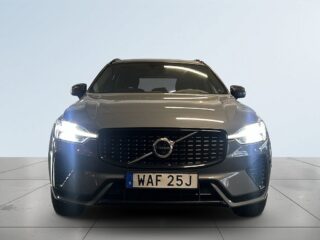 Volvo XC60 Recharge T6 AWD Plus Dark Pano/H&K/Skinn/MoK/Drag/SoV – bild 2