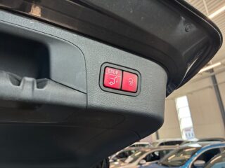 Mercedes-Benz EQC 400 4MATIC/S&VHjul/Kamera/Navi/Elbagagelucka/Psens/MOMS – bild 24