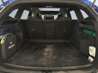 Skoda Enyaq iV AWD iV80x Drag Pvärm Psens Pano Kamera GPS CarPlay SoV – bild 12