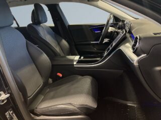 Mercedes-Benz C 300 T e Aut Avantgarde Värmare Kamera Psens MOMS S&V – bild 9