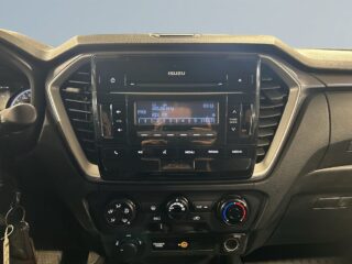 Isuzu D-max Crew Cab 1.9 CNG 4WD MOMSAD/D-Värm med fjärr/S&V-Däck – bild 11