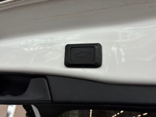 Toyota RAV4 Hybrid AWD-i E-CVT Executive S&V-hjul/Drag/Kamera/Skinn – bild 18