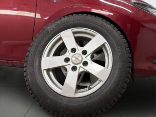 Toyota Auris Hybrid e-CVT Life S&V-hjul/M&K-värm/BT – bild 14