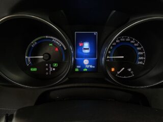 Toyota Auris Hybrid e-CVT Life S&V-hjul/M&K-värm/BT – bild 15