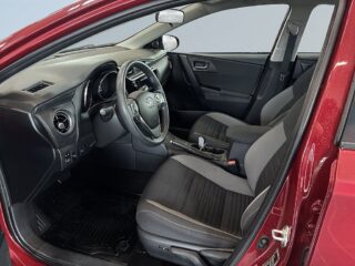 Toyota Auris Hybrid e-CVT Life S&V-hjul/M&K-värm/BT – bild 7