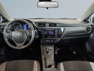 Toyota Auris Hybrid e-CVT Life S&V-hjul/M&K-värm/BT – bild 8