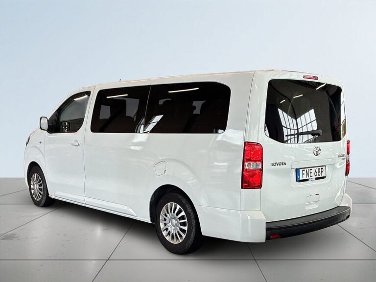 Toyota Proace Verso 1.5 D-4D S&V-Hjul/Mvärm/Psens/Adfarthållare/MOMS