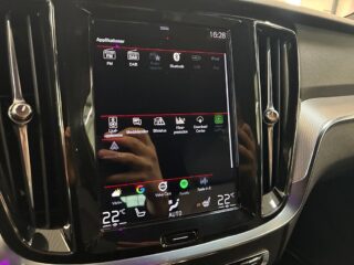 Volvo V60 B4 R-Design Backkamera/ H/K/ Helskinn/ VOC/Pvärm – bild 25